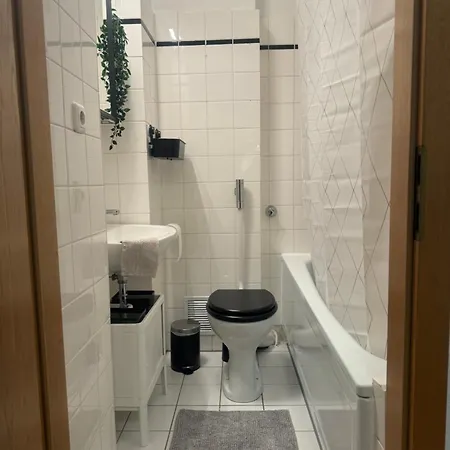 Apartment Moderne Vollausgestattete Super Schoene Zentrale Mitten In Ruettenscheid Naehe Messe